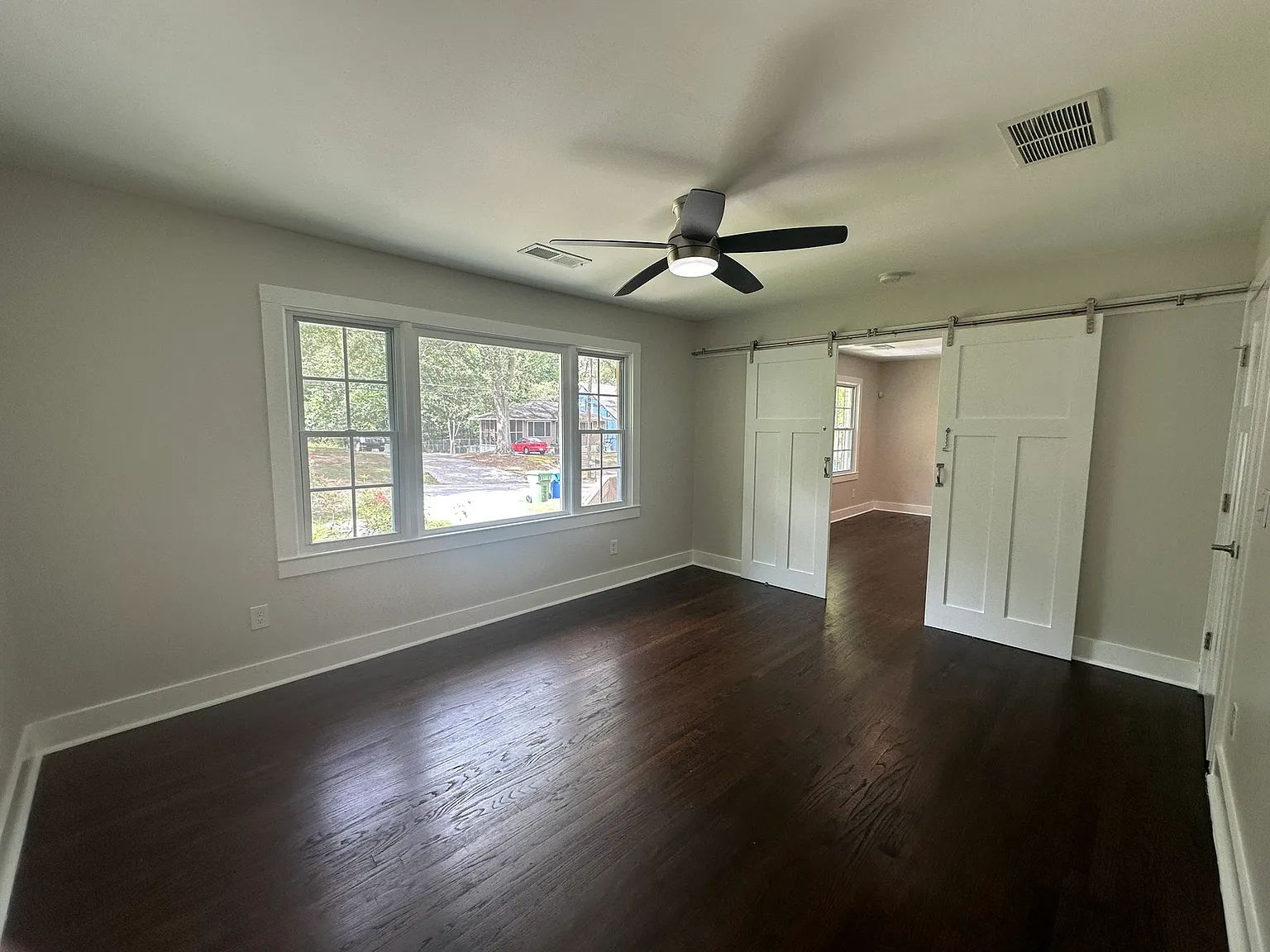 569 Woods Dr NW — Photo 4