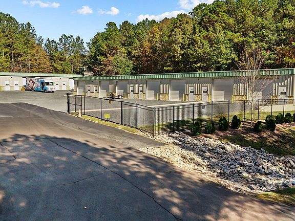 4th image of 125 Parkway Dr E #O