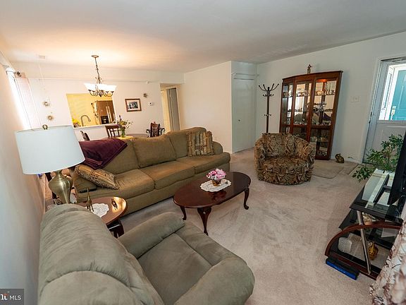 5th image of 1113 Jefferson Ct #A