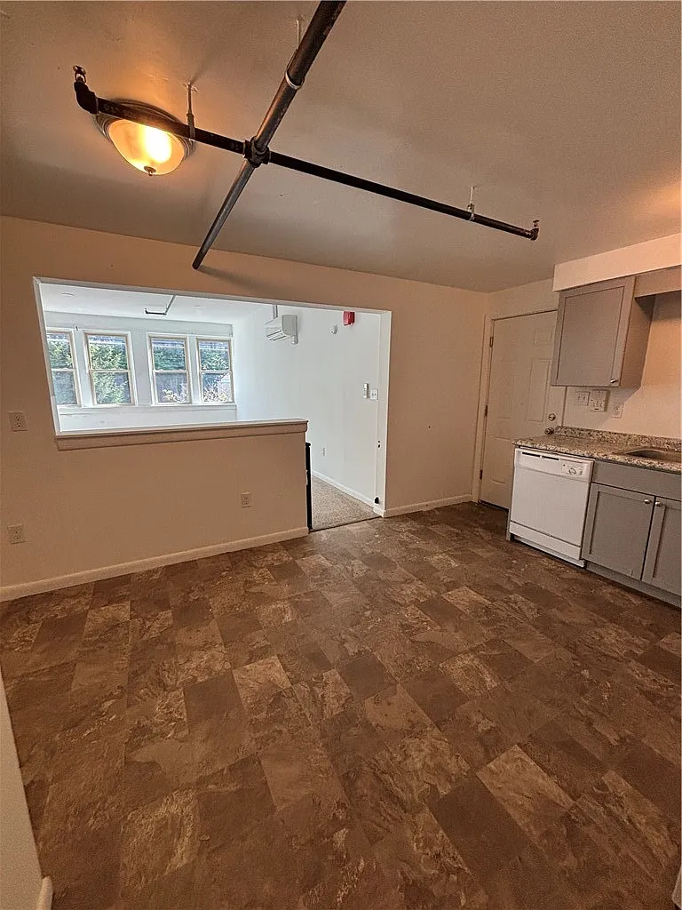 1 bed, $1,325 — Photo 4