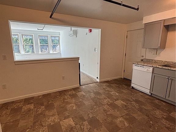 4th image of 3917 Perrysville Ave #4