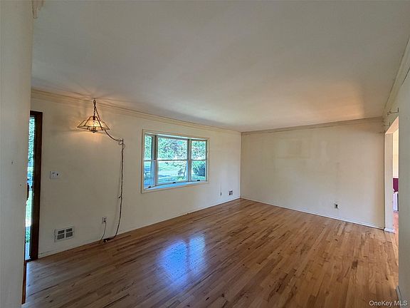 5th image of 21 Purdy Avenue