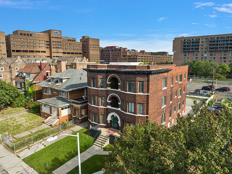 68 E Willis St #4 — Photo 3
