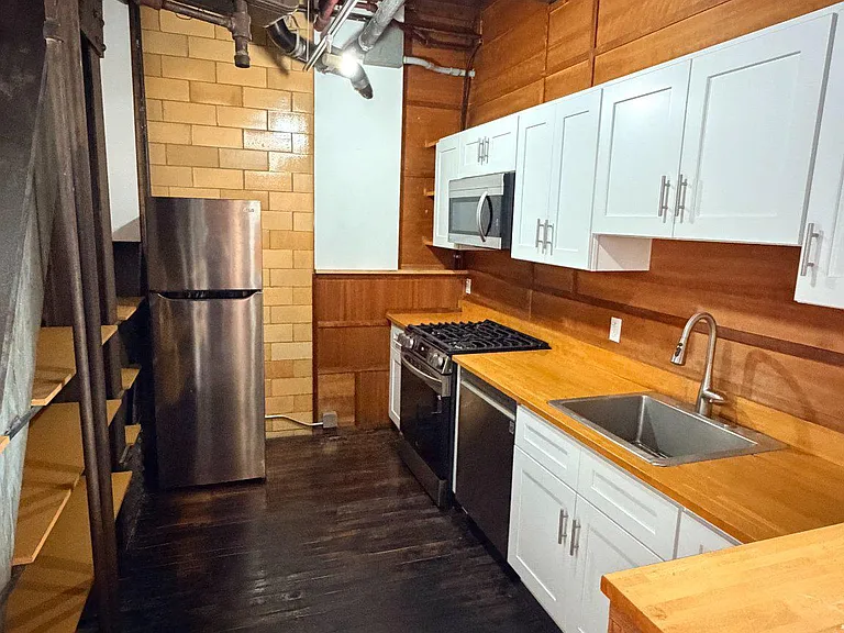 111 W Norris St — Photo 8