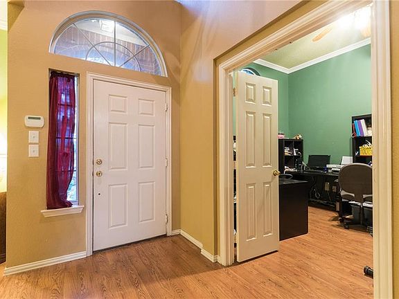 3rd image of 4300 Tanglewood Ln