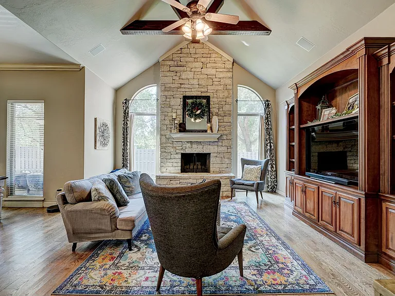 3116 Beacon Hill St — Photo 10