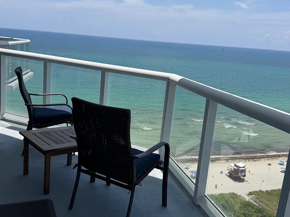 6515 Collins Ave #1605