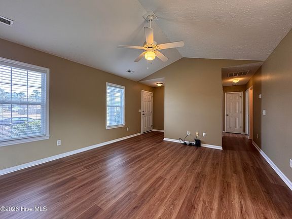 3rd image of 9497 Huckabee Dr NE