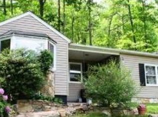 2412 Gore Dr, Haymarket, VA 20169