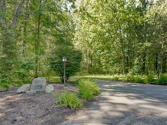 5th image of 5247 Hickory Hill Ln