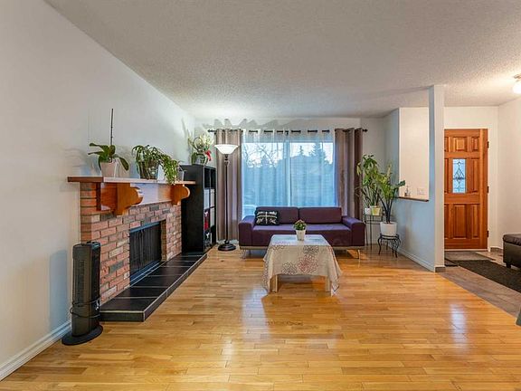 4th image of 77 S Strathcona Cres SW