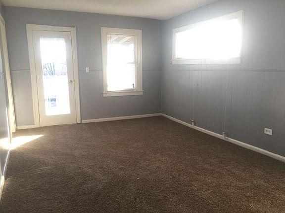 4th image of 4402 Independence Ave