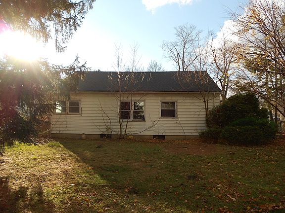 4th image of 242 Scottwood Ave