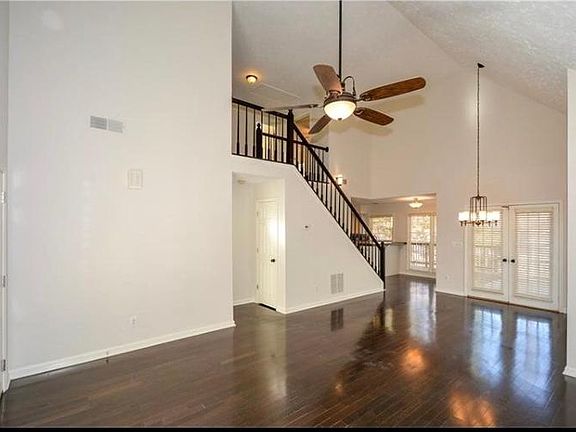 5th image of 1010 Wellers Ct