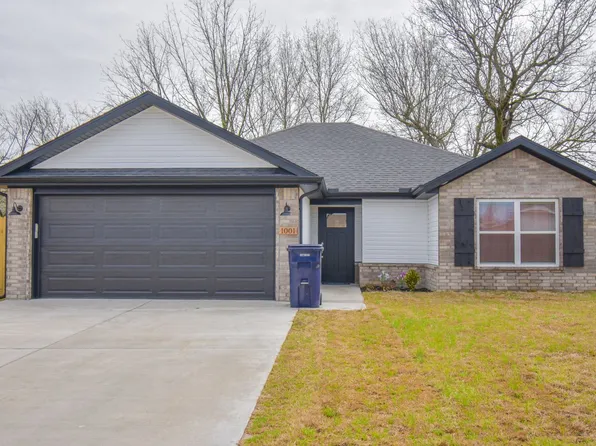 1001 Bonnie Scotland Dr, Prairie Grove, AR 72753