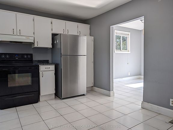 5th image of 1478 Simcoe St N