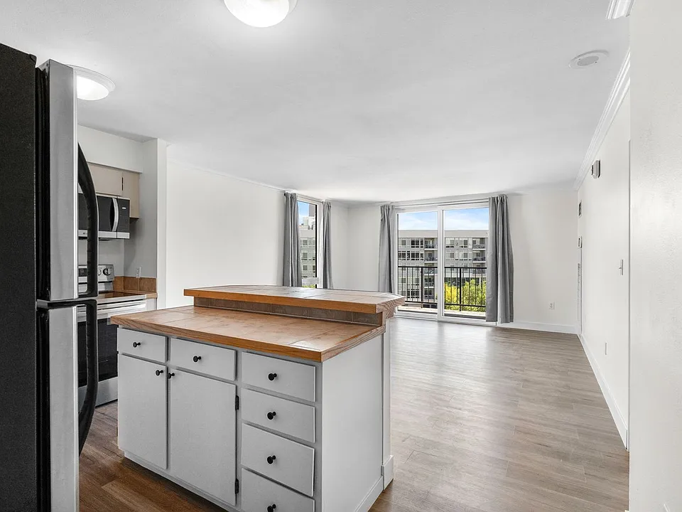 1301 N Speer Blvd #604