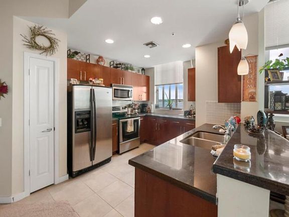 4th image of 300 S Australian Ave Unit 207