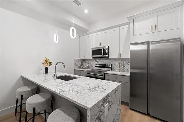491 Broadway #202 — Photo 3