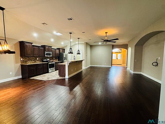 3rd image of 5009 W Dark Horse Rd