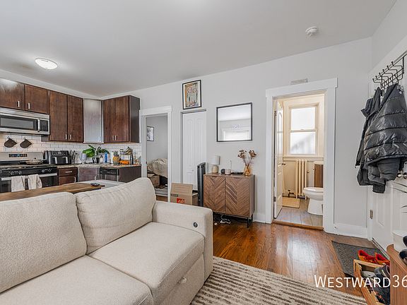 3rd image of 1662.5 W Farwell Ave #3N