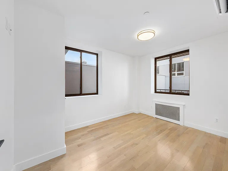 1058 62nd St #3B — Photo 11
