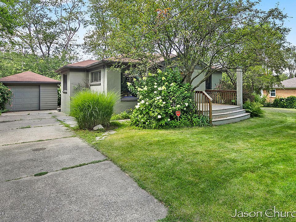 1st image of 1017 Nixon Ave NW
