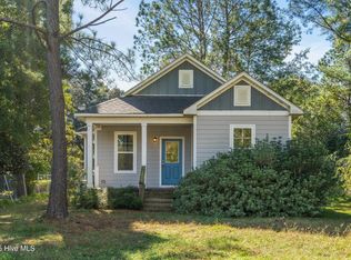 216 E Blanchard St, Rose Hill, NC 28458