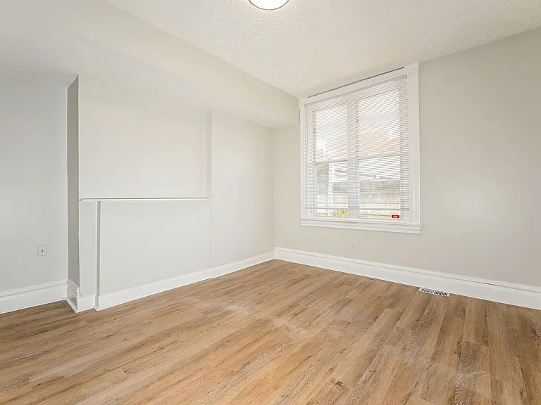 4 Kuhn St — Photo 13