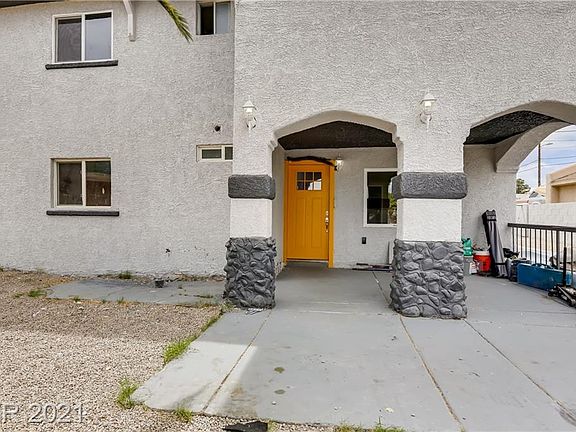4th image of 1108 Pearl Ave