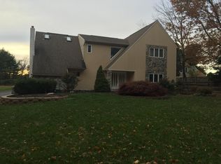 2708 Windy Bush Rd, Newtown, PA 18940