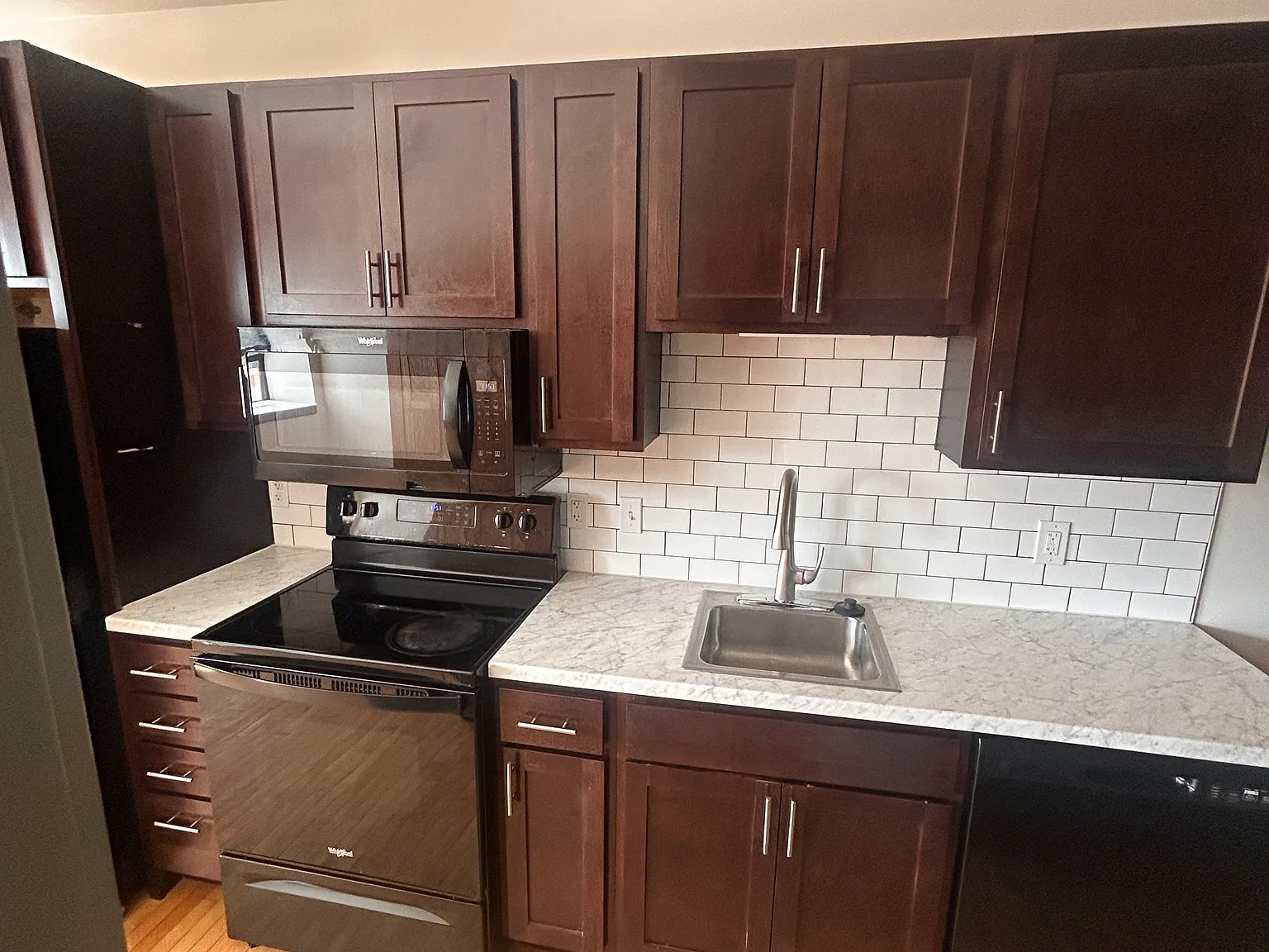 Studio, 386 sqft, $1,020 — Photo 4