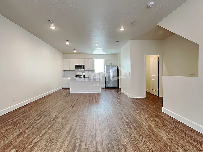 11078 S Trocadero Ave — Photo 6