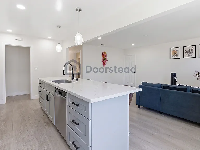 1624 Farringdon Ct — Photo 10