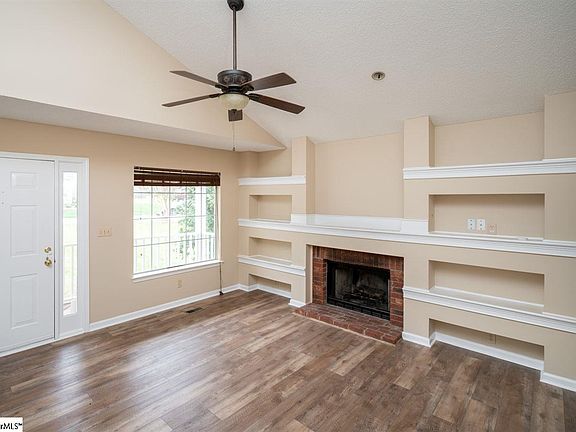 4th image of 11 Wooddale Ct