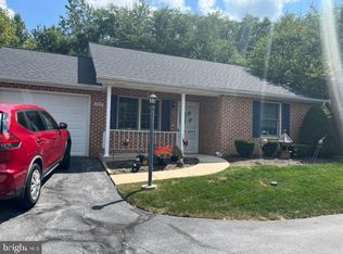 2835 Carlisle Dr #8, New Windsor, MD 21776