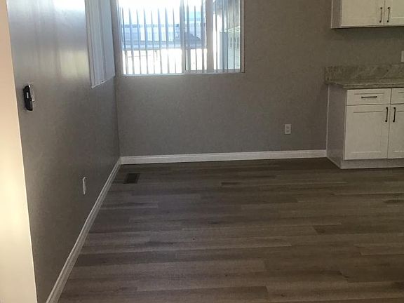 Kitchen dining area