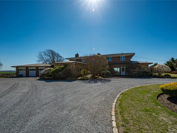 101 West Lane, Bay Shore, NY 11706