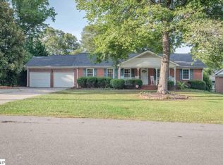 203 Rollingreen Rd, Greenville, SC 29615