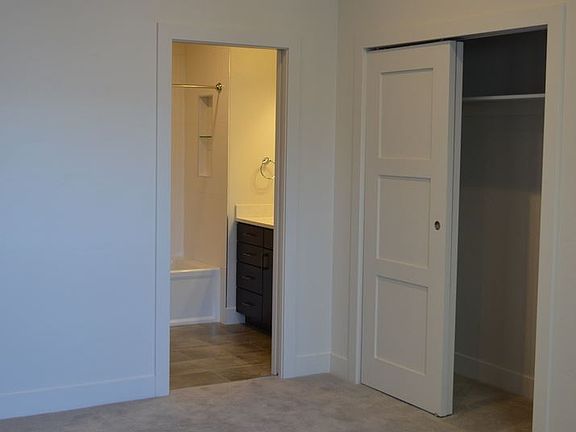 5th image of 112 N 28th St #B