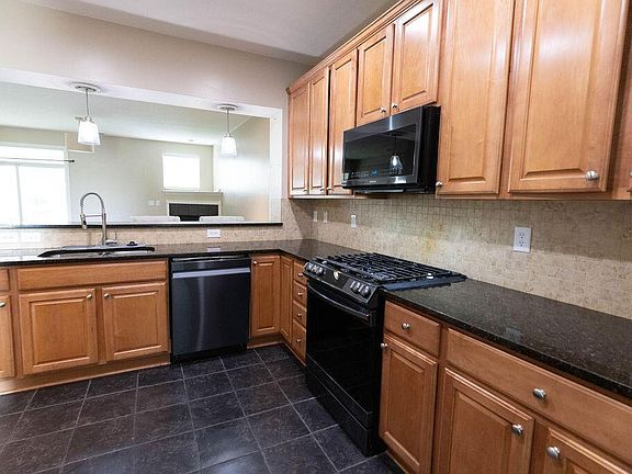 3rd image of 4567 Tremont Club Dr