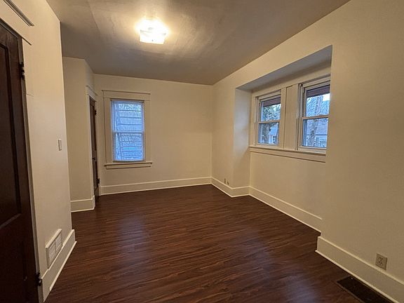 4th image of 3930 Berkeley Dr #1