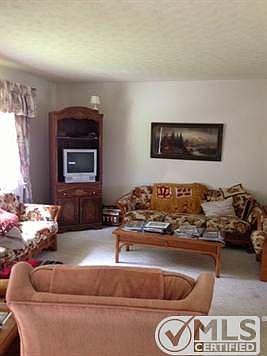 3rd image of 49 Ginger Dr