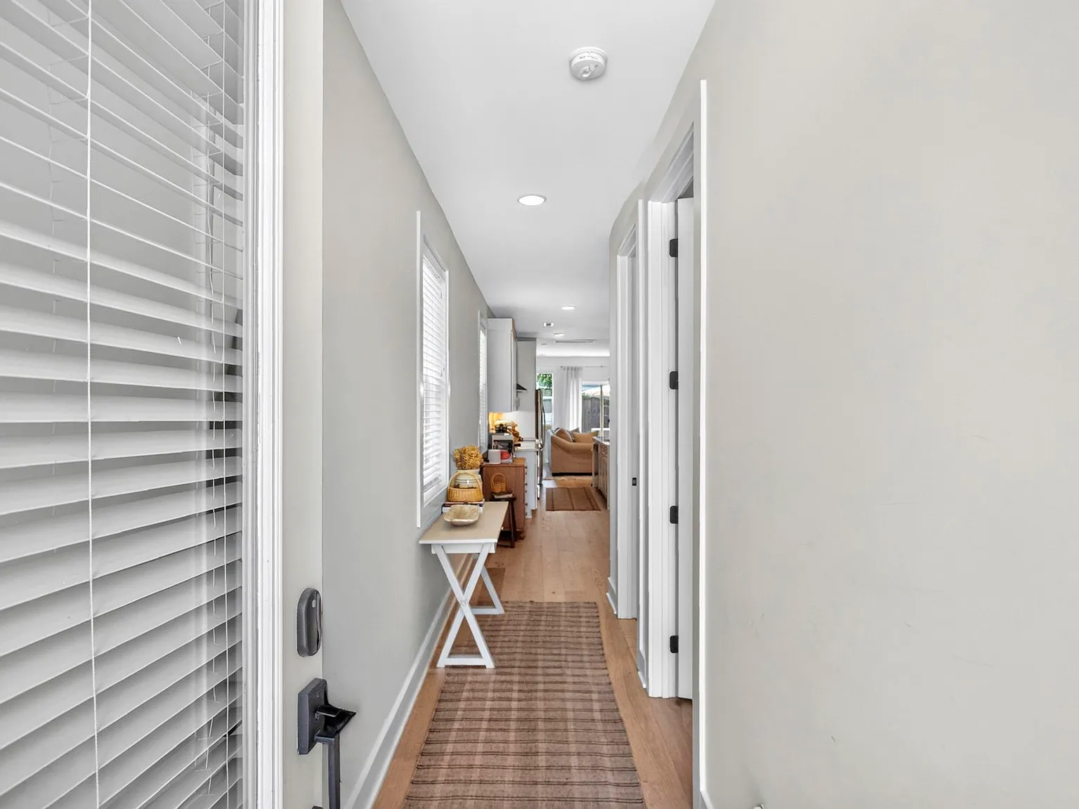 3 bed, 1898 sqft, $3,395 — Photo 3