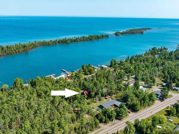 1092 Bernard St, Copper Harbor, MI 49918