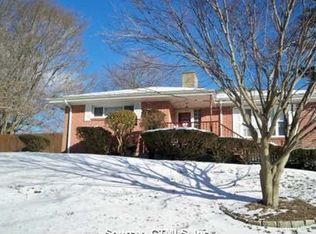 4 Flint St, Trumbull, CT 06611