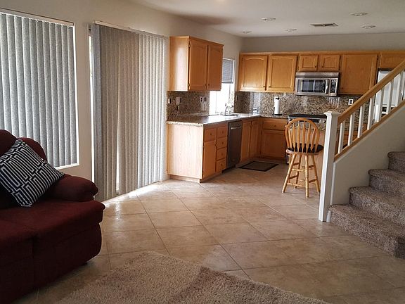 3rd image of 47 Tanglewood Dr