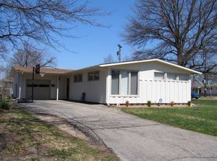 1200 SW Clontarf St, Topeka, KS 66611