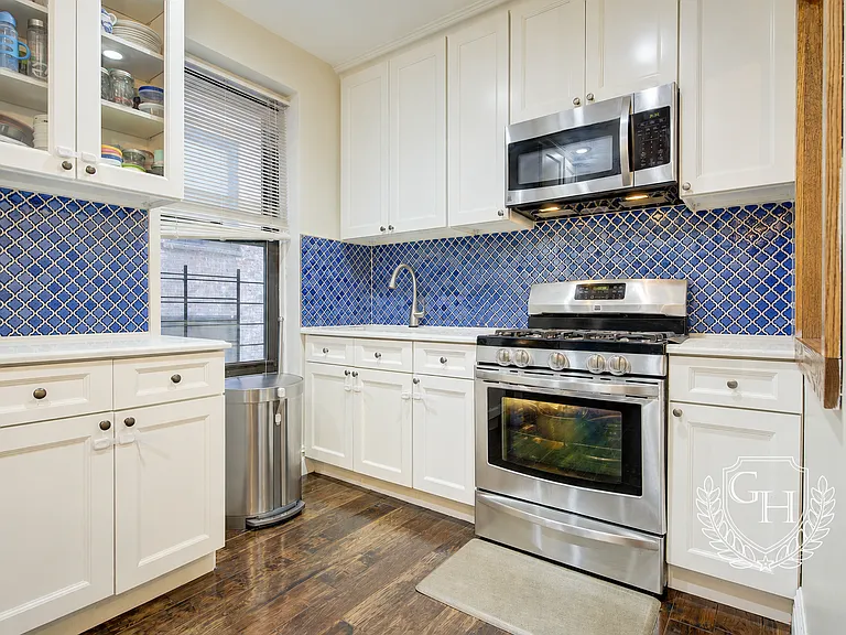 91-10 34th Ave #3D — Photo 1