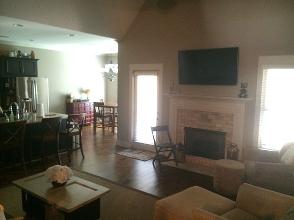 3rd image of 668 Anders Ct